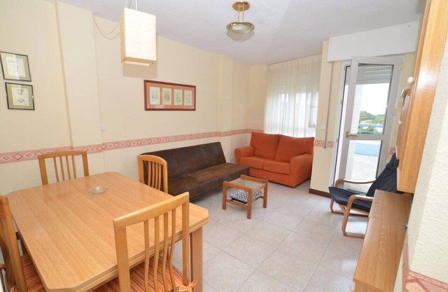 Apartamento con terraza y piscina - 4602