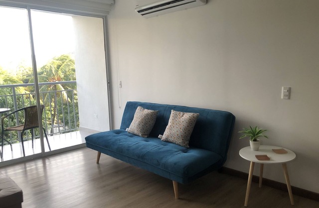 Apartamento Confortable con Balcón Excelente Ubicación
