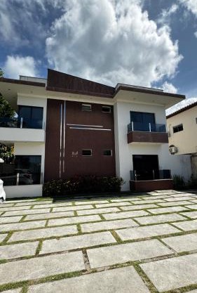 Apartamento confortável ao lado da arena axé moi 3min da praia