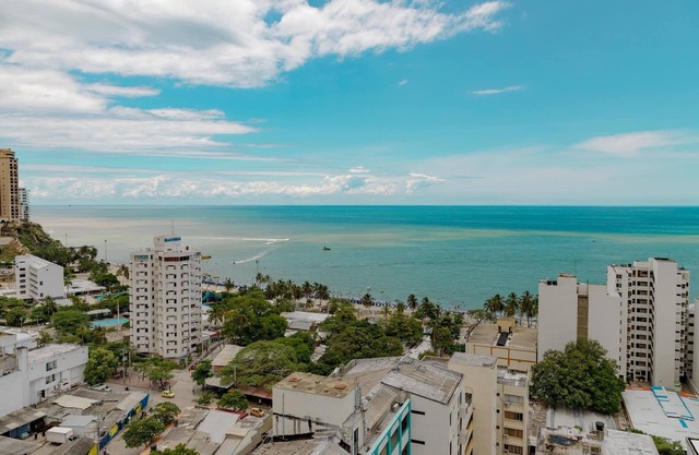 Apartamento de 2 habitaciones y 2 banos muy cerca a la playa, y al Aeropuerto.
