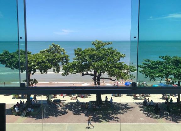 Apartamento de frente para o mar