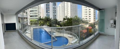 Apartamento em Pitangueiras com 3 suítes