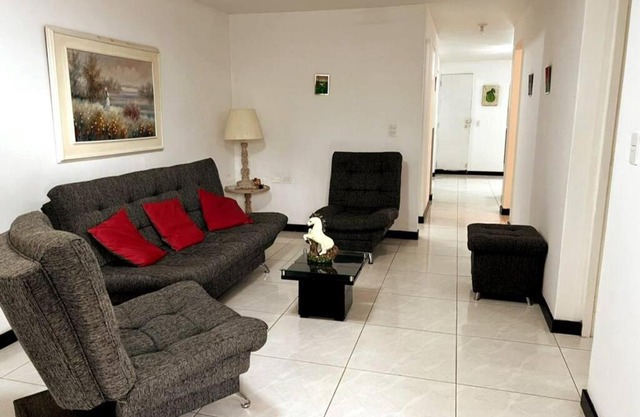 Apartamento en el poblado cerca universidad CES