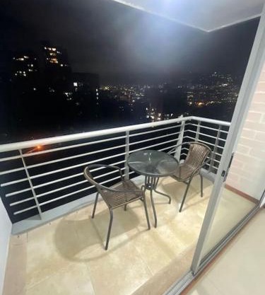 Apartamento en el poblado con vista ala ciudad
