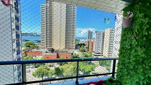 '"Apartamento EXCLUSIVO - Novo com 2 Quartos Climatizados, Suíte, Varanda, Piscina e Academia - Vaga na garagem, TV de 70' Localização Premium ao Lado do Shopping Rio Mar - Inclui Enxoval Completo e Mimos!'"
