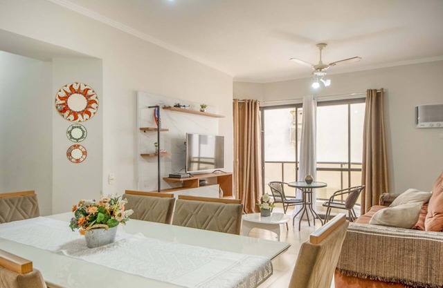 Apartamento Guarujá a 450m da Praia Enseada