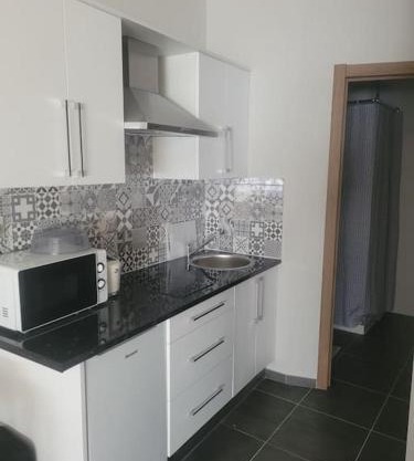 Apartamento kuko con wifi al lado metro