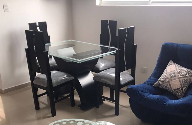 Apartamento lujoso Cerca al aeropuerto y Terminal de Transportes.