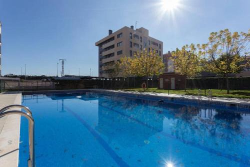 Apartamento Medrano PISCINA AIRE ACONDICIONADO terraza y 5 minutos del centro en coche ideal para mascotas