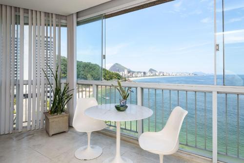Apartamento Moderno com Vista Mar | V 90/102