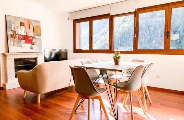 Apartamento moderno Coma Pedrosa con vista en Arinsal