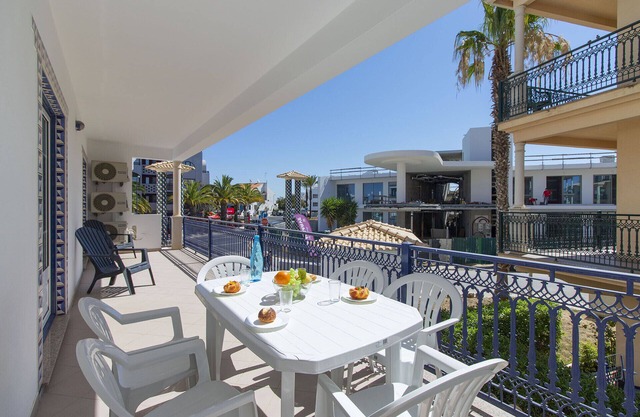 Apartamento Pedra T2 | 2 Bedroom | Central | Oura