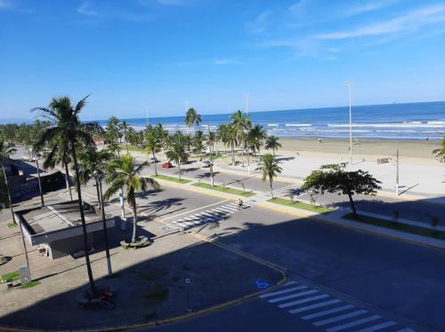 Apartamento Peruibe pé na areia!