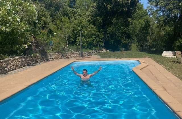Apartamento piscina compartida 4 plazas con un baño.