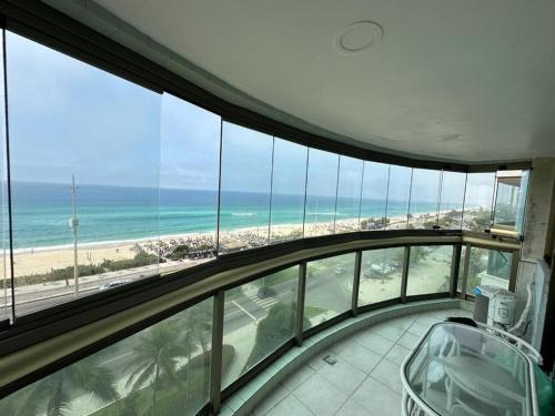 Apartamento Royal Barra Frente Mar