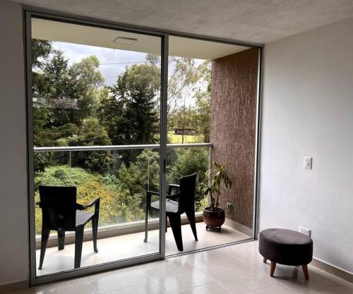 Apartamento tranquilo, nuevo y central