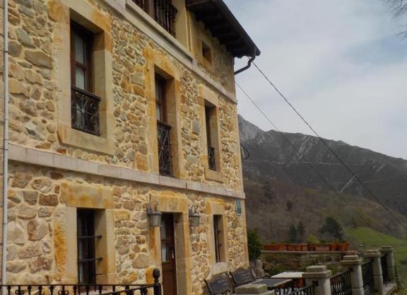 Apartamentos Rurales La Husteriza
