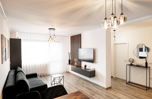 ApartBnb Black Art Ap 14