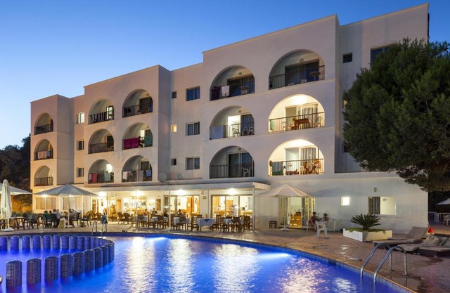 Aparthotel Puerto Cala Vadella