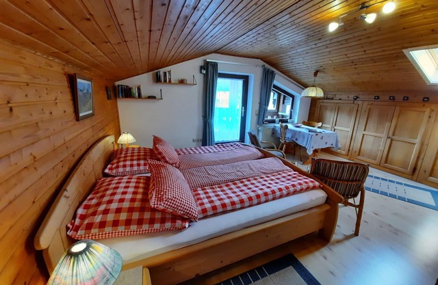 Apartment no. 3, 1-2 persons, 36 sqm, balcony, living room/bedroom, own entrance