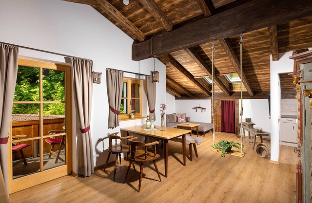 Apartment Alpenzauber, 1-4 pers., 1-2 bedrooms, W-LAN, barrier-free, elevator