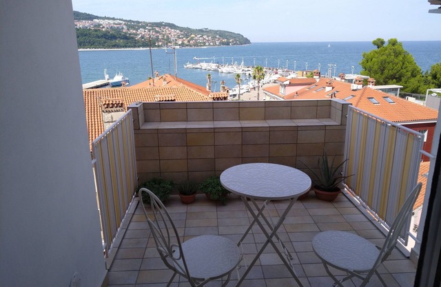 Apartma v centru Kopra s čudovitim razgledom na morje.