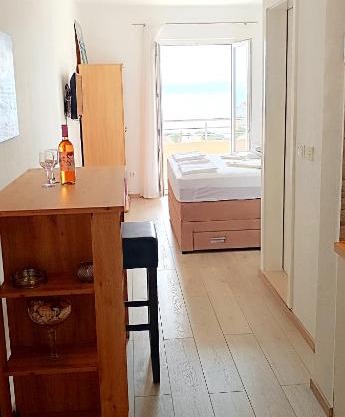APARTMAN MORE