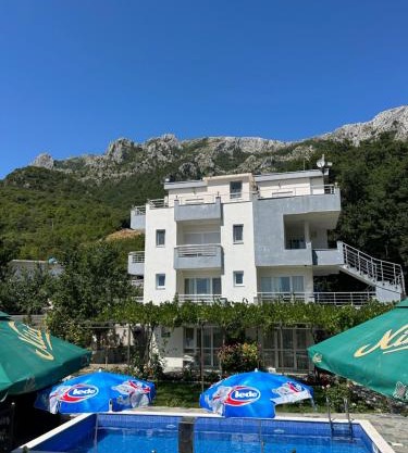 Apartmani Planinska Idila