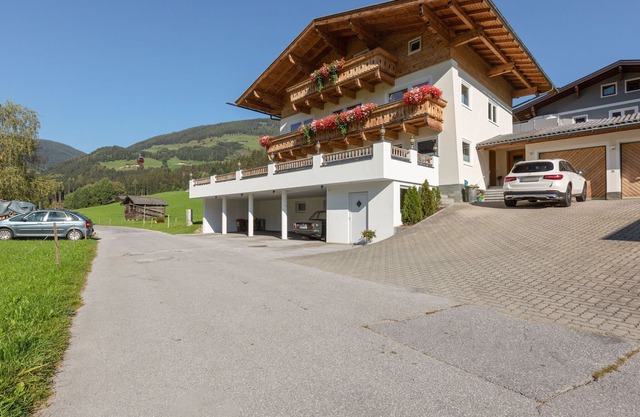 Apartment in Salzburg with Terrace Views