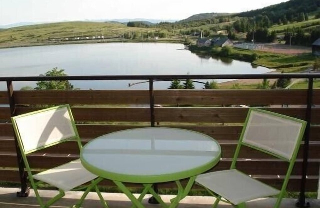 APARTMENT 40M2 LAKE VIEW WITH BALCONY 2ND FLOOR ELEVATOR CENTER STATION