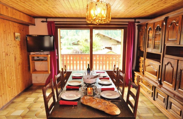 Apartment 'La Corne' with Mountain View, Private Terrace and Balcony