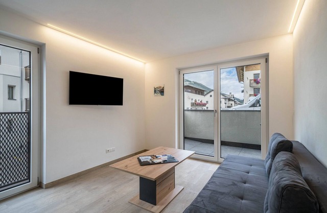 Apartment "Lamm 4" with Mountain View, Balcony & Wi-Fi