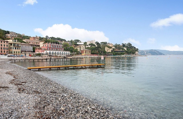 Apartment "Nido di Pace Vicino al Mare" with Sea View, Wi-Fi & Garden