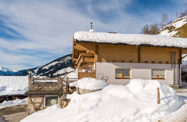 Apartment in Hollersbach near Ski Lift