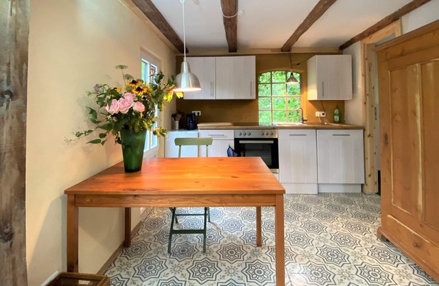 Apartment-Romantic-Private Bathroom-Woodland view