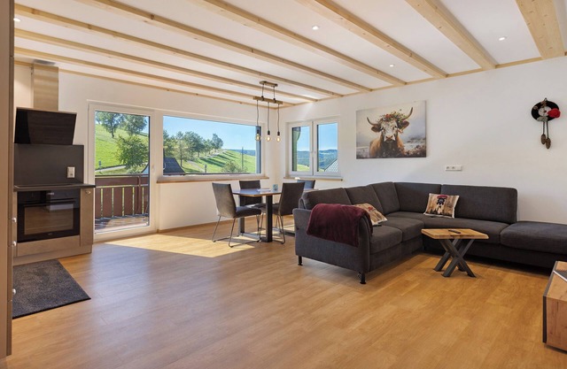 Apartment 'Kapellen Blick' with Mountain View, Shared Terrace and Wi-Fi