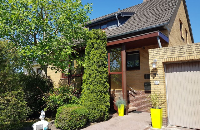 * Apartment just minutes from the Jade Bay/North Sea for the family
