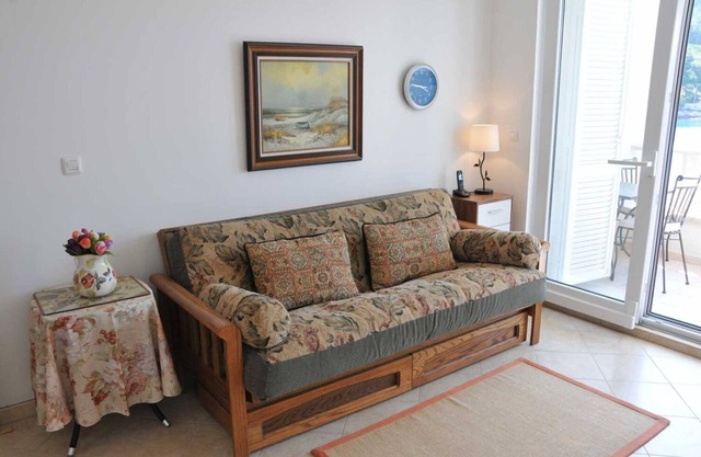 Apartments Sonja (10515-A2) - Stomorska - island Solta