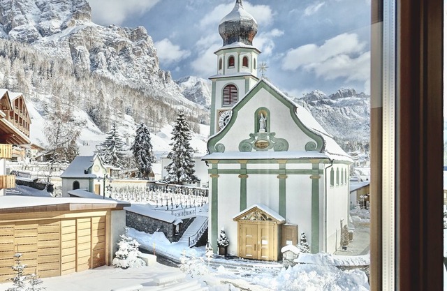 Apartment for 3 people on the main square with parking-700 m from the cable car