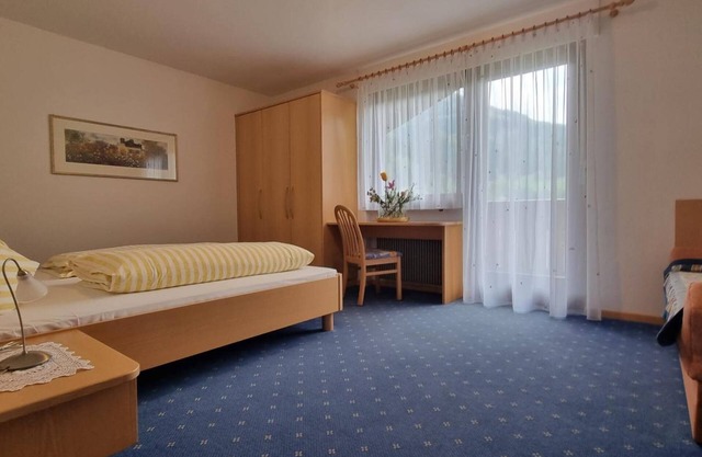 Apartment 'Eschenleit- Rot' with Mountain View, Balcony and Wi-Fi