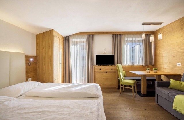 Apartment "Rosalpina 1" in the Middle of the Ski Area with Mountain View, Wi-Fi & Balcony