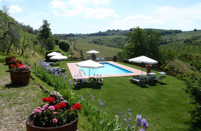 Apartment 'LEGNAIA' at IL BACIO Farmhouse