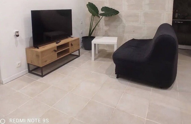 Apartment 1 to 6 people with free parking