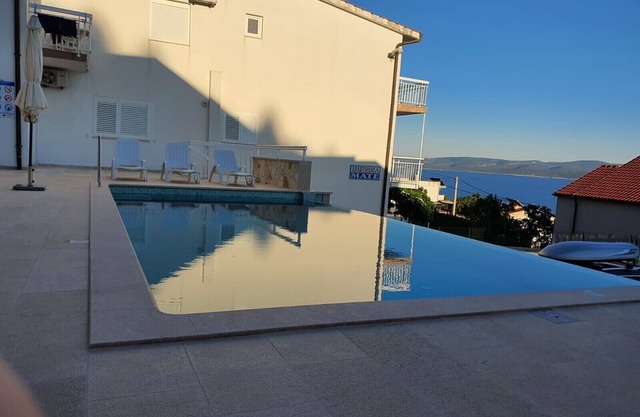 Apartment 1 with pool and amazing sea view