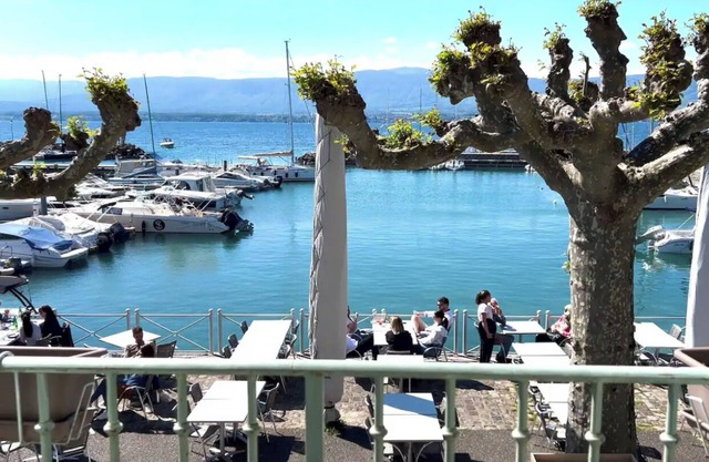 Apartment 10 meters from the beach!