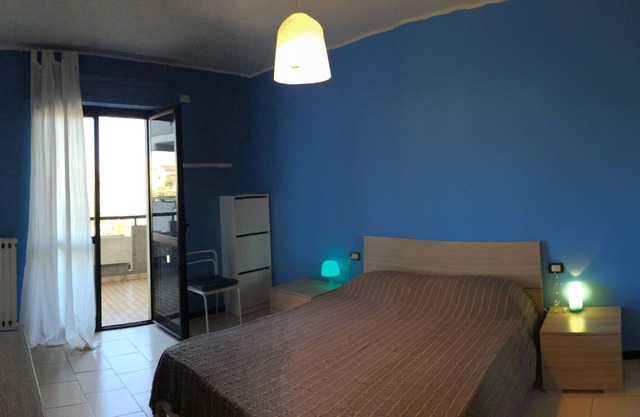 Apartment 10 minutes walk from the sea sleeps 8