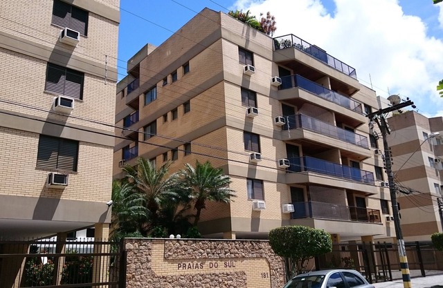 Apartment 100m from the beach, 3 bedrooms in excellent condominium.