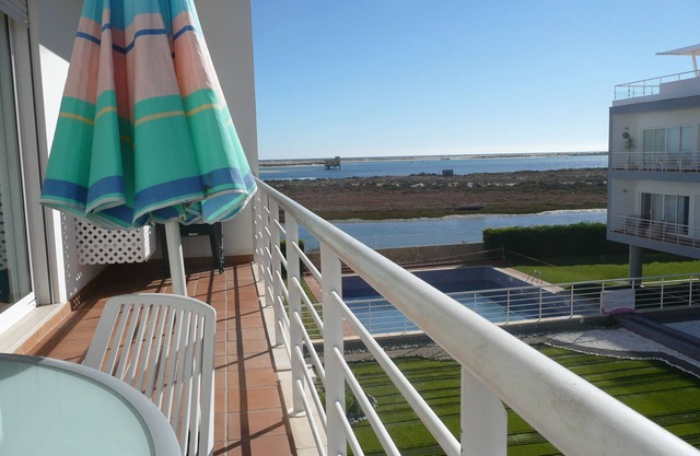 Apartment 100m² seaside view private parking, swimming pool. Availability 26/09 - 11/10