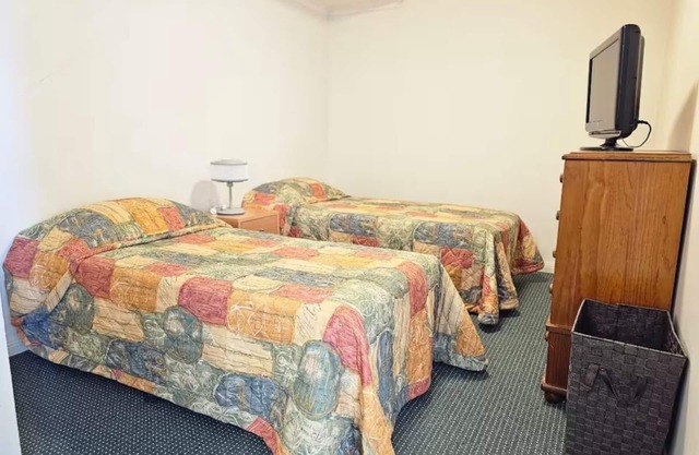 Apartment 16 Lakeview Plaza Motel