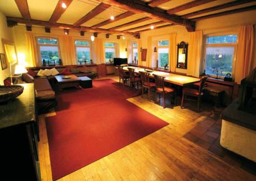 Apartment 175 qm SCHWANENNEST, in der romantischen Rödermühle an der Fränkischen Saale in Deutschlands Mitte, 8 km zur A7